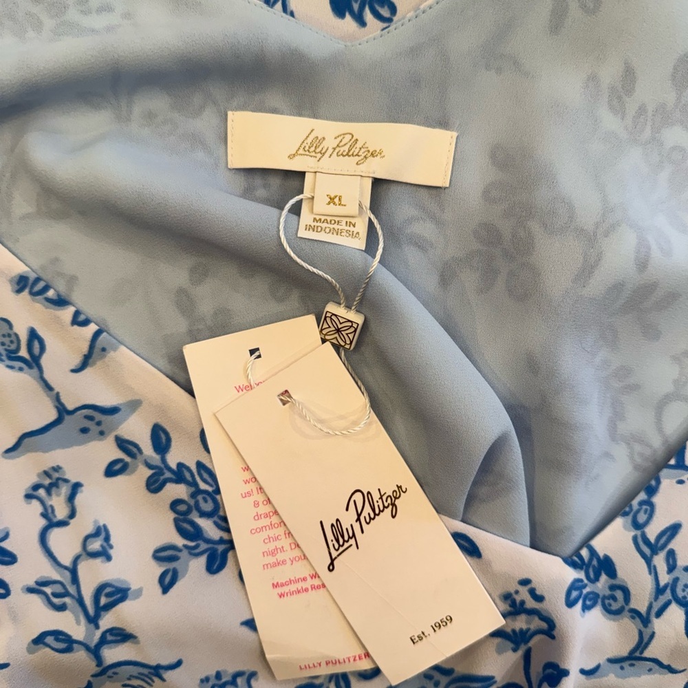 Lilly Pulitzer Florin Straight Hem Tall Tales Top NWT Size XL - Picture 6 of 8